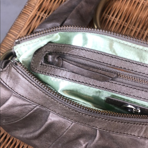 🛼Guess Collection Purse - Picture 15 of 16